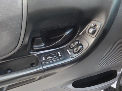 Used 2002 Ford Ranger XLT image 18