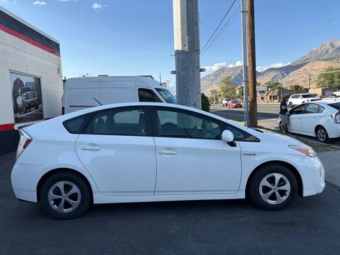 Used 2014 Toyota Prius One image 11