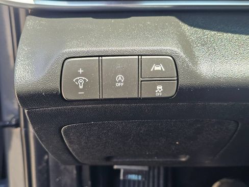 Used 2023 Hyundai Elantra SE FWD image 32