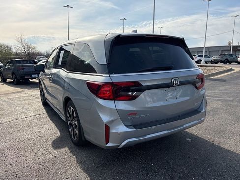Used 2025 Honda Odyssey Elite image 6