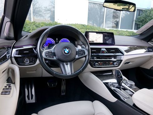 Used 2019 BMW M550i xDrive xDrive image 5