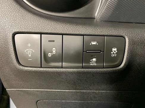 Used 2020 Hyundai Kona SEL FWD image 18