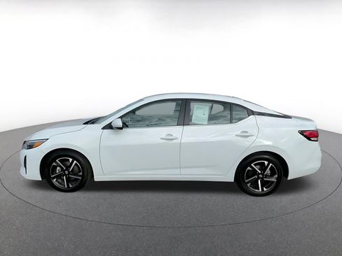 Used 2024 Nissan Sentra SV image 9
