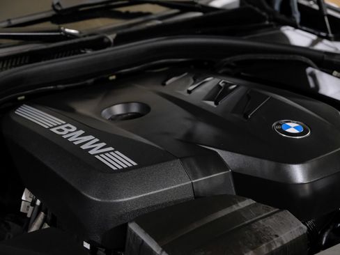 Used 2025 BMW 330i xDrive Sedan w/ M Sport Package AWD/4WD image 53