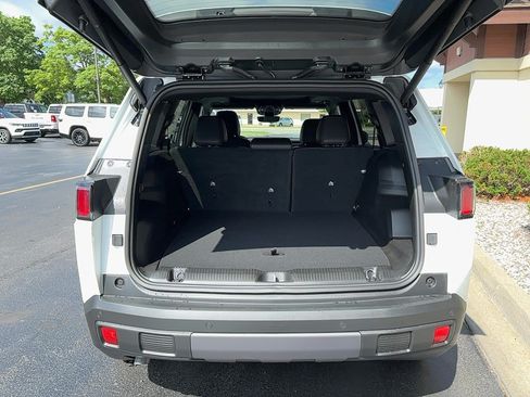 New 2026 Jeep Cherokee Limited AWD/4WD image 13