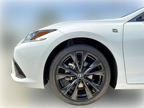 Used 2023 Lexus ES 350 F Sport w/ Accessory Package (Z2) FWD image 4