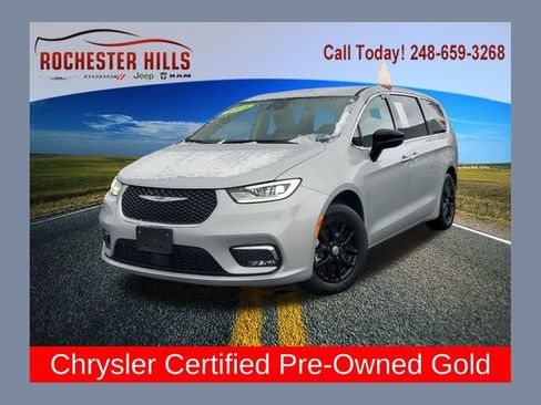 Used 2024 Chrysler Pacifica Touring-L FWD image 1