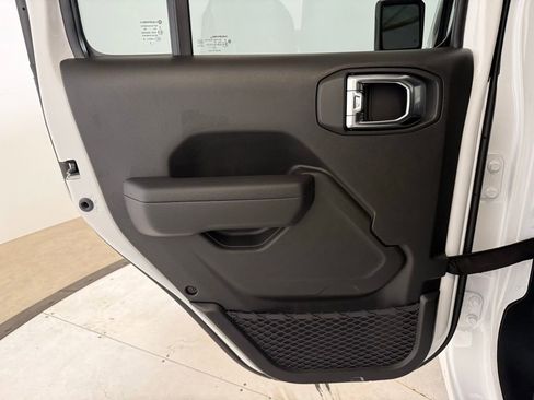 New 2025 Jeep Gladiator Sport image 12