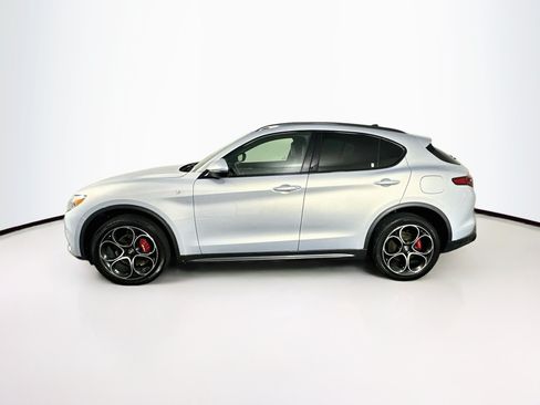 Used 2023 Alfa Romeo Stelvio Ti AWD/4WD image 4