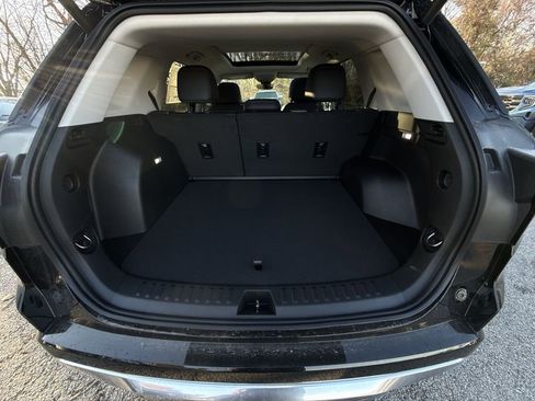 New 2026 GMC Terrain Denali w/ LPO, Floor Liner Package image 23