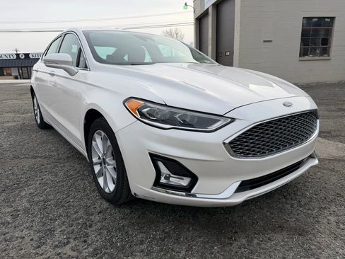 Used 2020 Ford Fusion Energi Titanium image 3