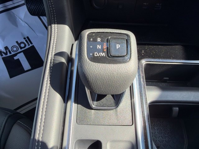 Used 2025 Nissan Pathfinder Platinum AWD/4WD image 23
