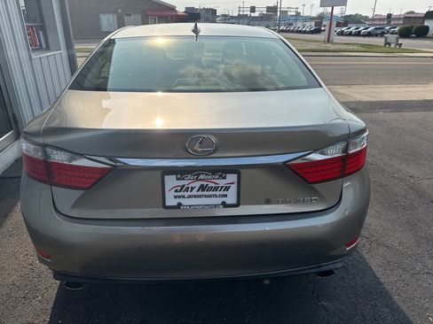 Used 2015 Lexus ES 350 w/ Luxury Package FWD image 6
