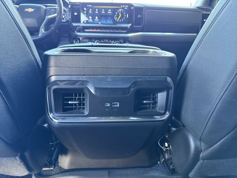 Used 2022 Chevrolet Silverado 1500 LTZ image 39