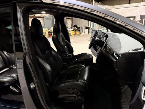 Used 2016 Tesla Model X Performance AWD/4WD image 23