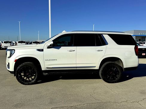 Used 2021 GMC Yukon SLT w/ SLT Premium Package image 10