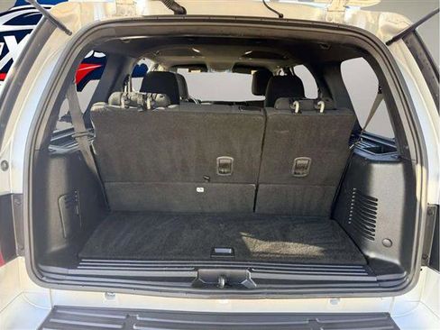 Used 2017 Ford Expedition XLT image 17