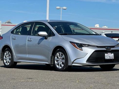 Certified 2025 Toyota Corolla LE image 5