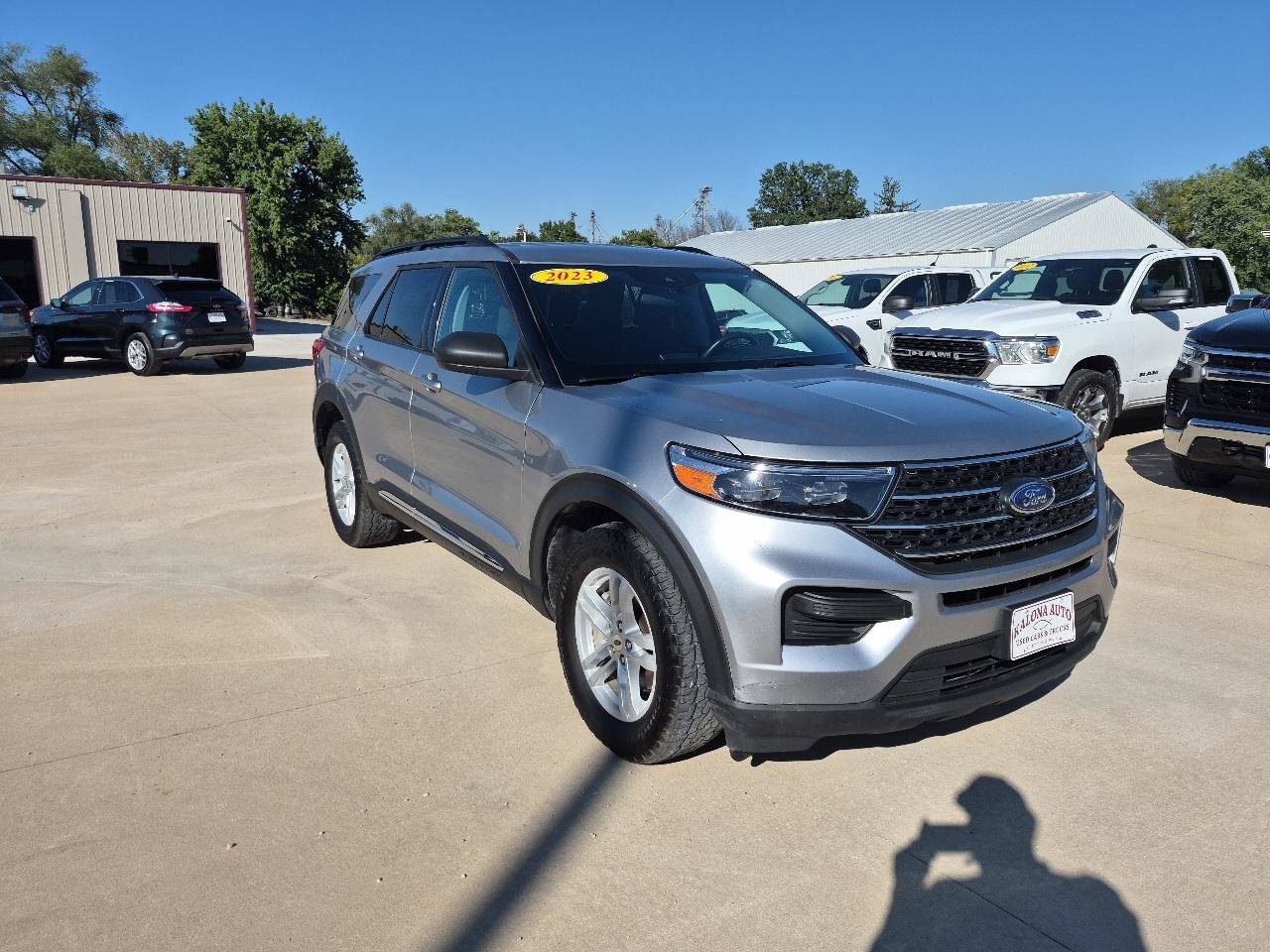 Used 2023 Ford Explorer XLT AWD/4WD image 4