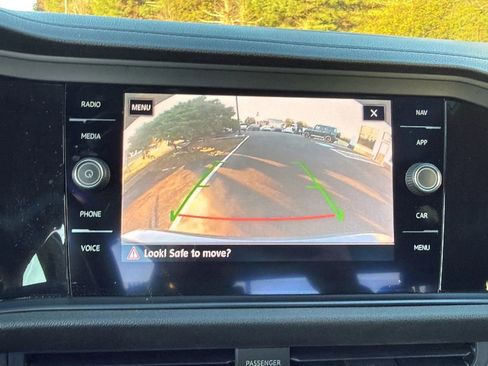 Used 2019 Volkswagen Jetta SEL Premium image 30