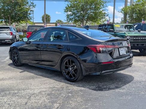Used 2025 Honda Civic Sport image 5