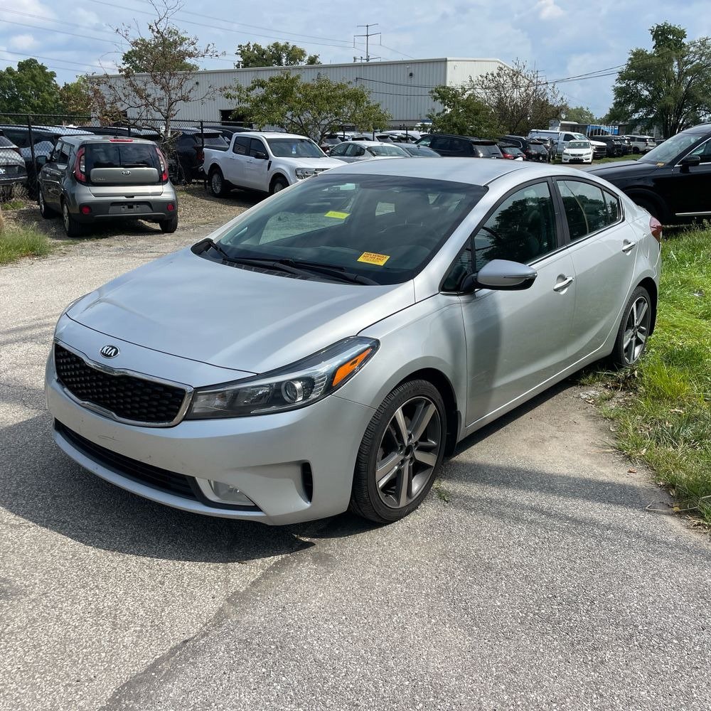 Used 2017 Kia Forte EX FWD image 2