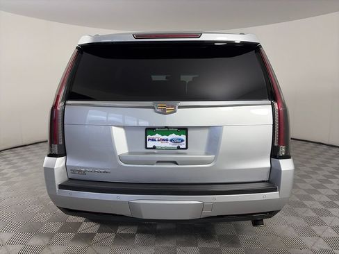 Used 2016 Cadillac Escalade Platinum AWD/4WD image 6