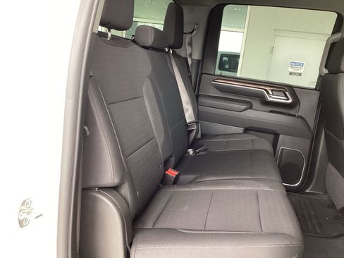 Used 2025 Chevrolet Silverado 2500 LT w/ Convenience Package image 16