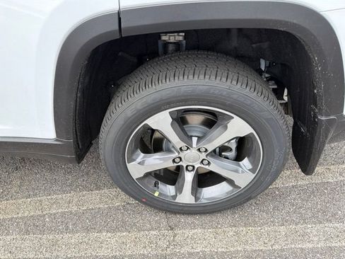 New 2026 Jeep Grand Cherokee L Limited AWD/4WD image 7