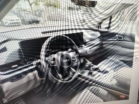 Certified 2026 Kia Carnival FWD image 4