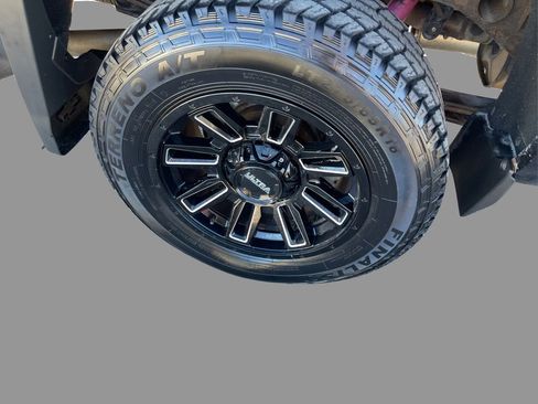 Used 2016 Chevrolet Silverado 1500 LT w/ LT Convenience Package image 12