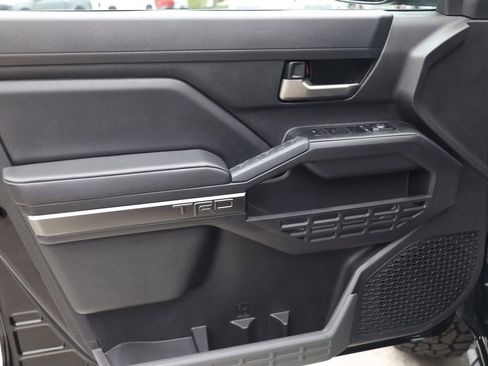 Used 2025 Toyota Tacoma TRD Off-Road AWD/4WD image 10