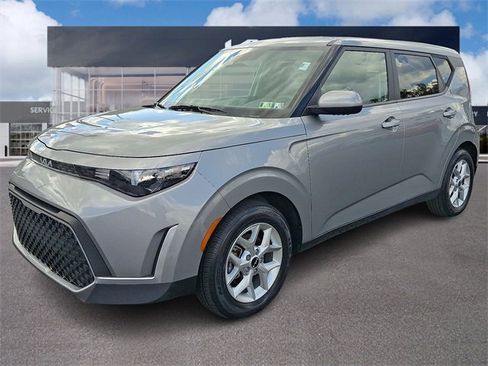 Certified 2023 Kia Soul LX w/ LX Technology Package image 3
