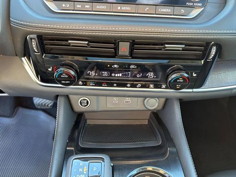 Used 2021 Nissan Rogue SL image 36