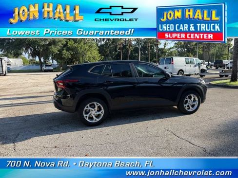 Used 2024 Chevrolet Trax LS w/ LS Convenience Package FWD image 10