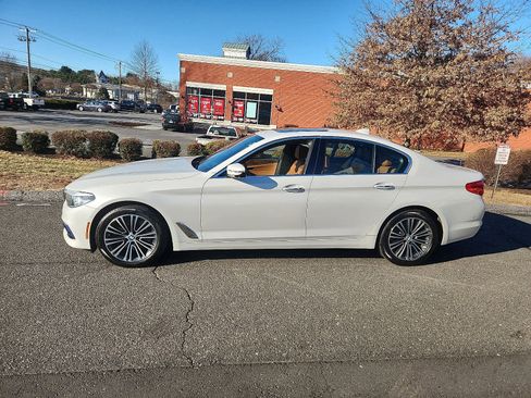 Used 2017 BMW 530i xDrive image 8
