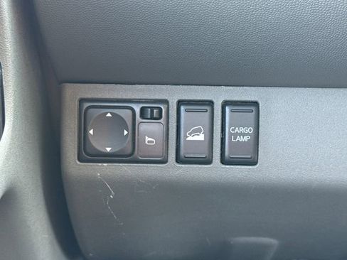 Used 2013 Nissan Frontier SV w/ SV Value Truck Pkg AWD/4WD image 31