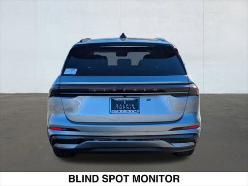 New 2026 Lincoln Nautilus Reserve w/ Jet Appearance Package image 5