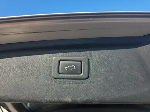 Used 2015 Subaru Outback 2.5i Limited AWD/4WD image 7