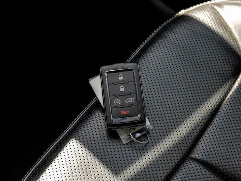 Used 2022 Jeep Grand Cherokee Overland image 73