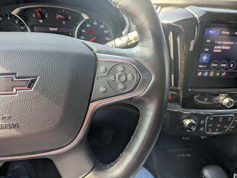 Used 2023 Chevrolet Traverse RS image 18