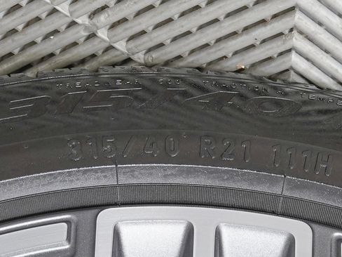 Used 2024 Mercedes-Benz GLS 450 4MATIC image 33