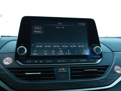 Used 2024 Nissan Altima 2.5 SV image 16