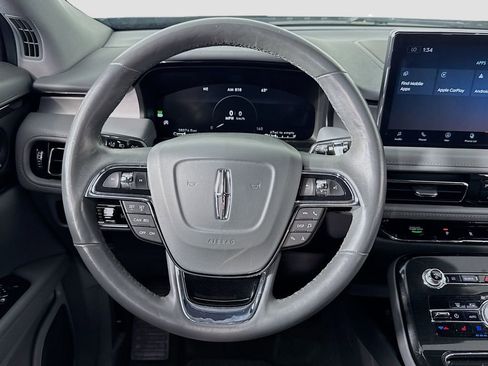 Used 2022 Lincoln Nautilus Reserve AWD/4WD image 17