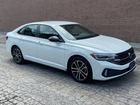 Used 2023 Volkswagen Jetta Sport FWD image 5