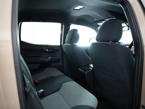 Used 2020 Toyota Tacoma TRD Off-Road image 38