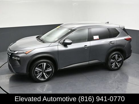 Used 2025 Nissan Rogue SL FWD image 27