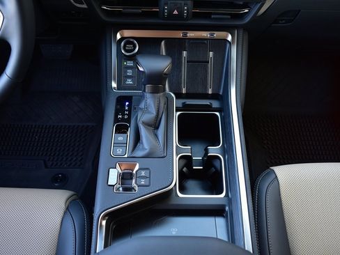 Used 2025 Lexus GX 550 image 42