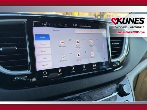Used 2024 Chrysler Pacifica Touring-L FWD image 23
