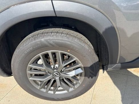 Used 2024 Nissan Rogue S FWD image 10